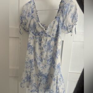 NWT Floral Puff Sleeve Dress